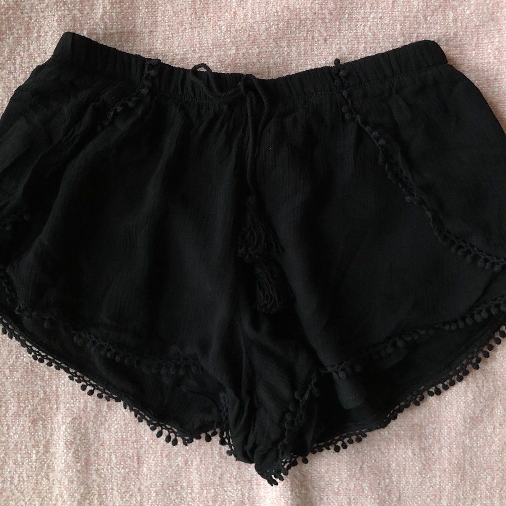 Flowy black Forever21 Shorts